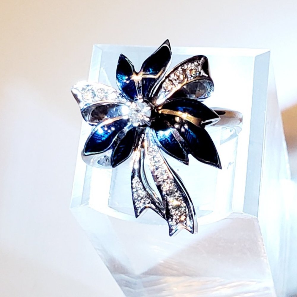 Made new beautiful 18K white Gold Diamond  Ring